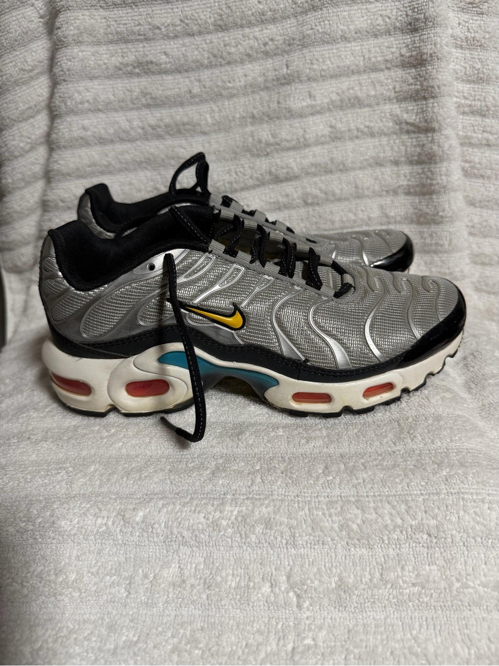 Nike Air Max TN Plus GS Silver Sky Nike 5.5y or  7 Women’s